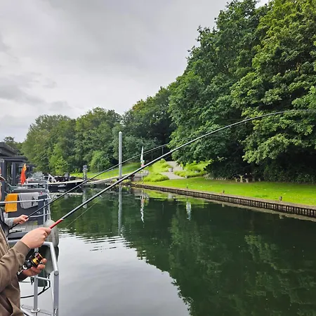 Houseboat Marina Mookerplas Aan Het Water | 4 - 6 Personen Casa de Férias Middelaar
