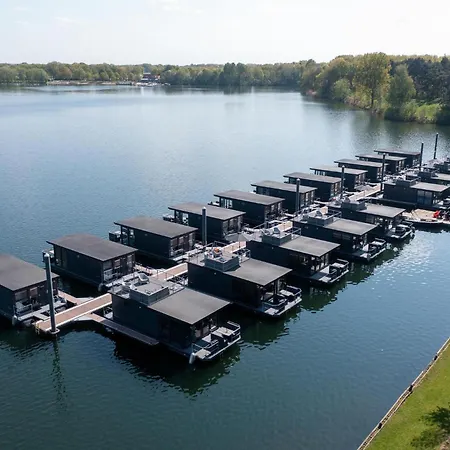 Houseboat Marina Mookerplas Aan Het Water | 4 - 6 Personen * Middelaar