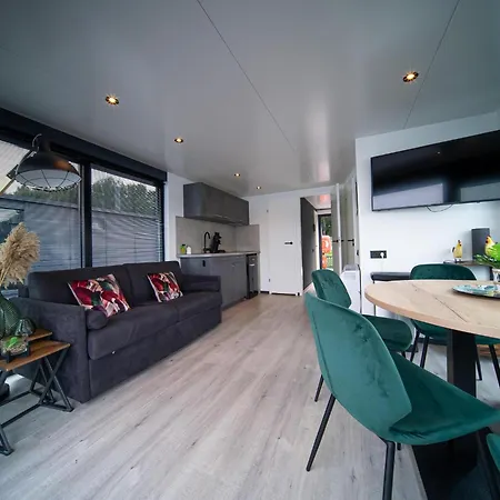 Houseboat Marina Mookerplas 4-6 Persoons Middelaar