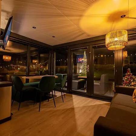 Houseboats Mookerplas *