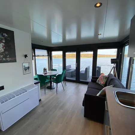 Houseboat Marina Mookerplas 4-6 Persoons Hébergement de vacances Middelaar
