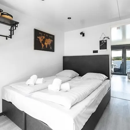 Houseboat Marina Mookerplas Aan Het Water | 4 - 6 Personen