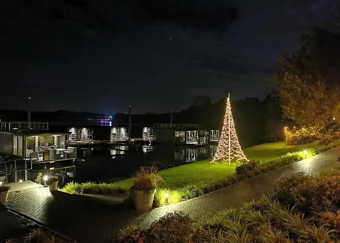 Houseboats Mookerplas Middelaar