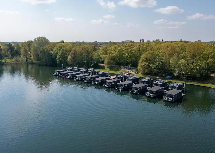 Дом отдыха Houseboats Mookerplas