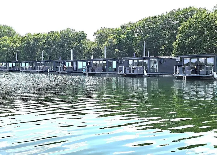 Дом отдыха Houseboats Mookerplas *