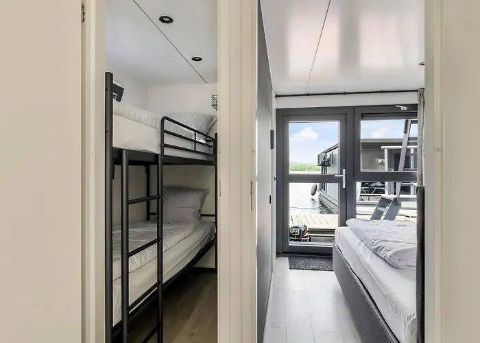 Houseboats Mookerplas Дом отдыха *