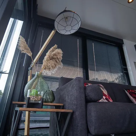 Houseboat Marina Mookerplas Aan Het Water | 4 - 6 Personen Middelaar