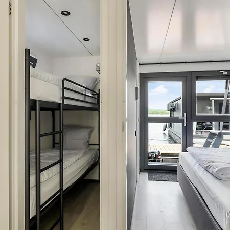 Houseboat Marina Mookerplas Aan Het Water | 4 - 6 Personen Holiday home *