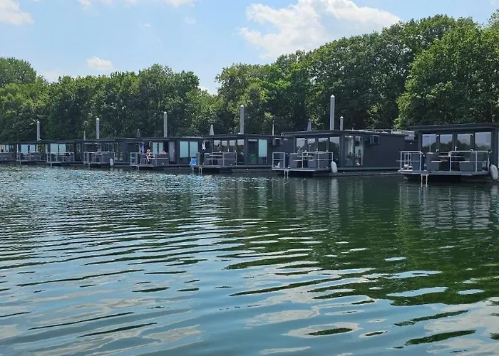 Houseboats Mookerplas