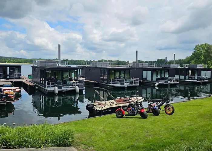 Houseboats Mookerplas * Middelaar